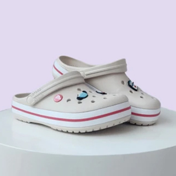 modelos de crocs sandálias confortável e leve para trabalhar em plantão, crocs crocband classic - jalecos mania a melhor loja de jalecos em goiânia